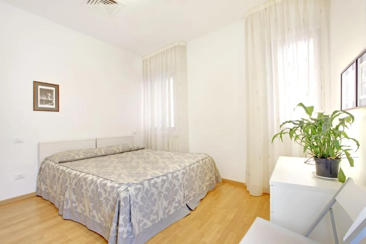 Bricola Biennale Apartments Venedik İtalya