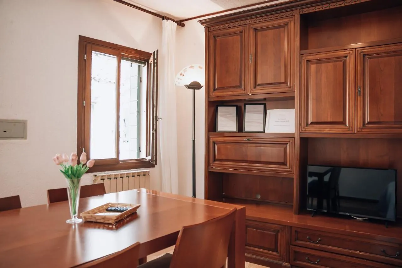 Bricola Biennale Apartments Venedik 0*,  İtalya