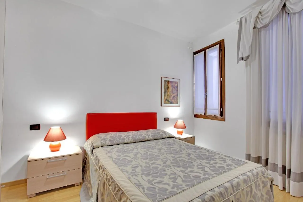 Bricola Biennale Apartments Venecia