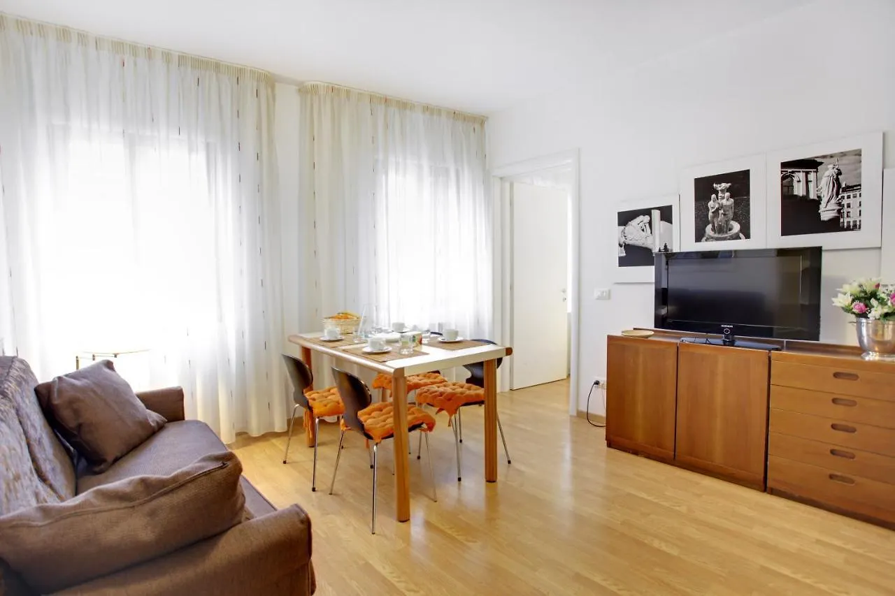 Bricola Biennale Apartments Venedig Italien