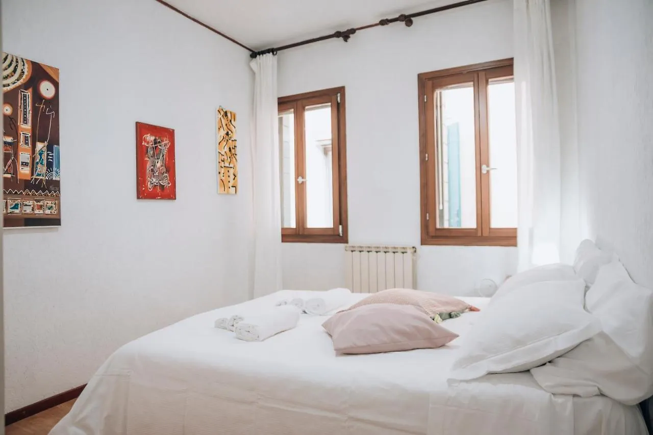 Bricola Biennale Apartments Venecia