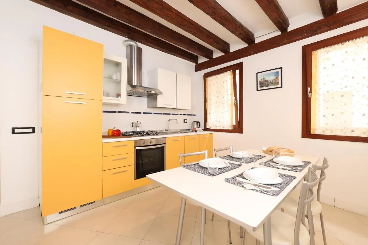 Bricola Biennale Apartments Βενετία