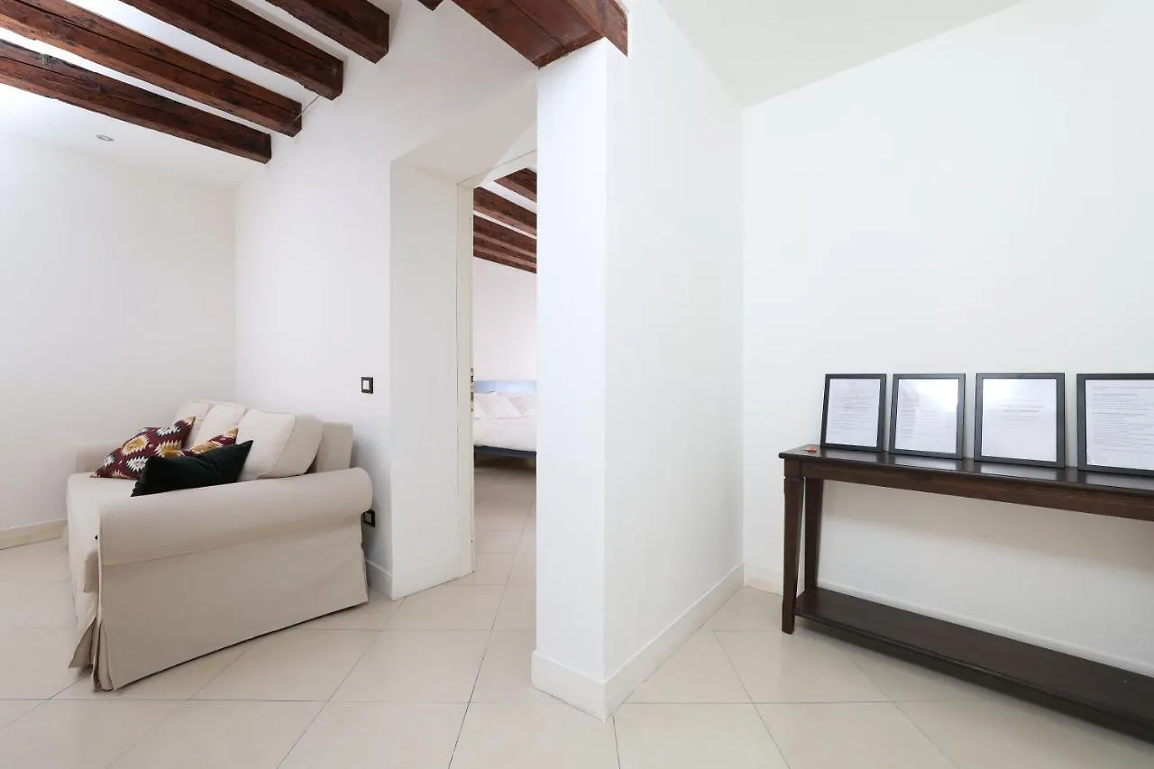 Bricola Biennale Apartments Venecia 0*,