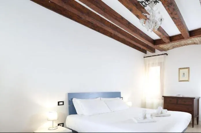Bricola Biennale Apartments Venedig 0*,