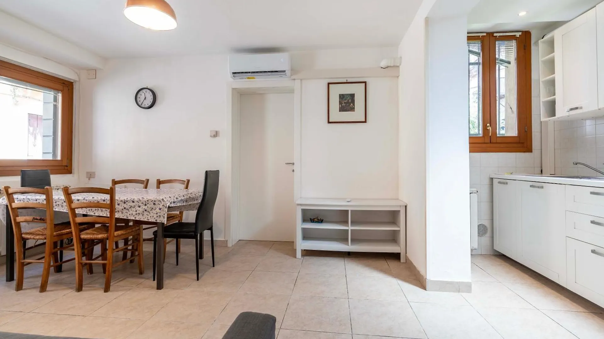 Bricola Biennale Apartments Venecia 0*,  Italia